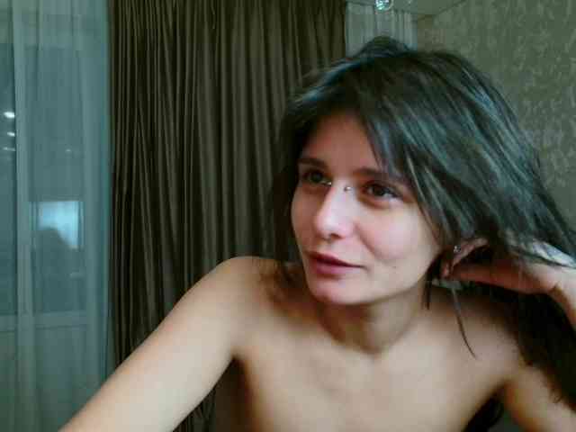 TheSluttyFox webcam