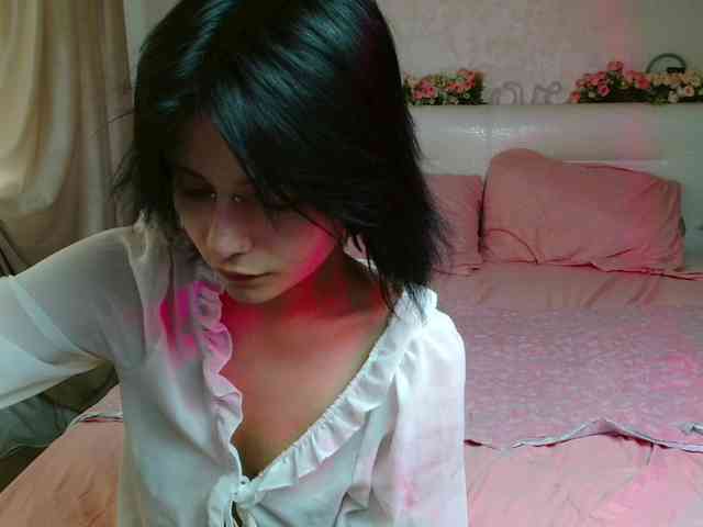 TheSluttyFox webcam