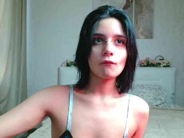 TheSluttyFox webcam