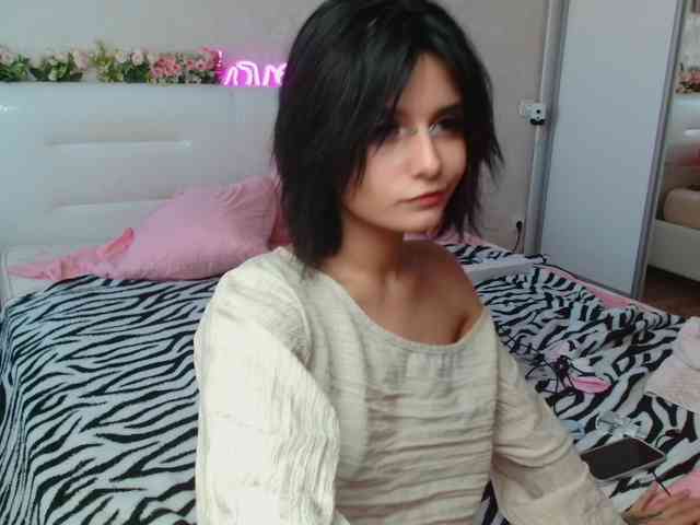 TheSluttyFox webcam