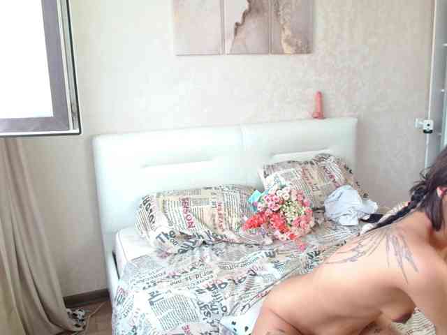 TheSluttyFox webcam