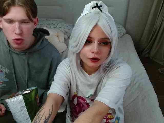 TheSluttyFox webcam