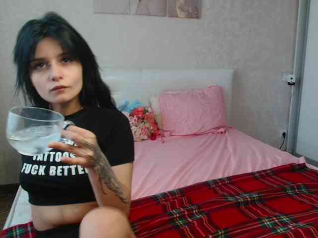 TheSluttyFox Sex Cam Show