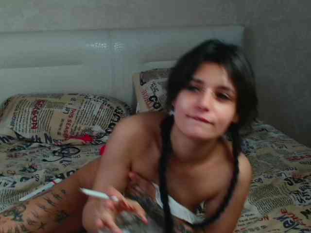 TheSluttyFox webcam