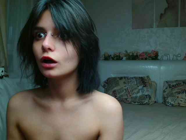 TheSluttyFox webcam