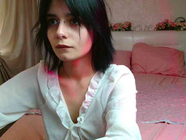 TheSluttyFox webcam