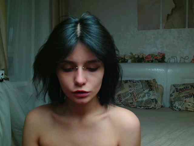 TheSluttyFox webcam