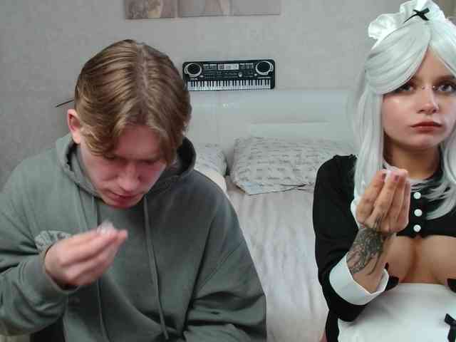 TheSluttyFox webcam