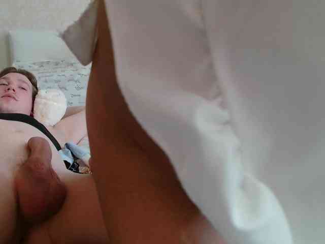 TheSluttyFox webcam