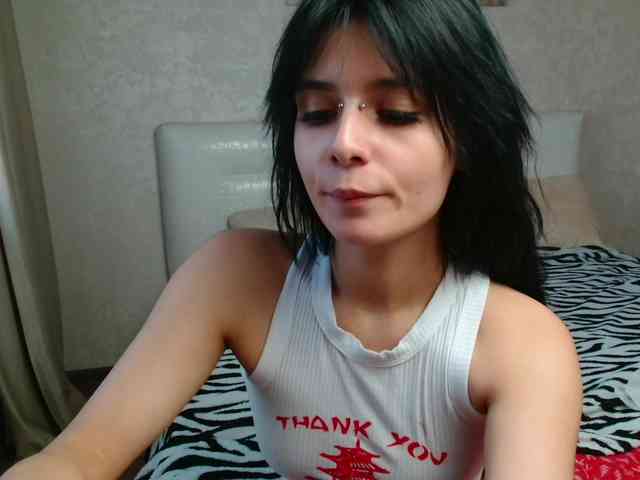 TheSluttyFox webcam