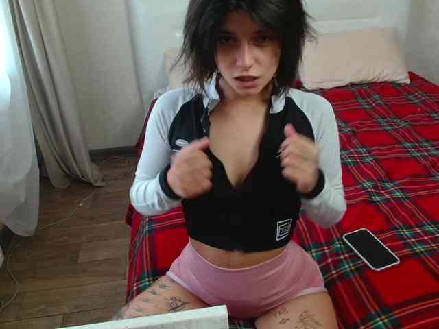 TheSluttyFox webcam