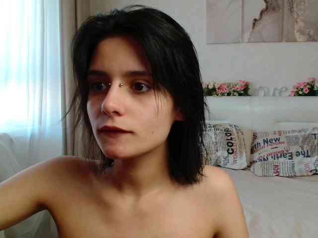 TheSluttyFox webcam