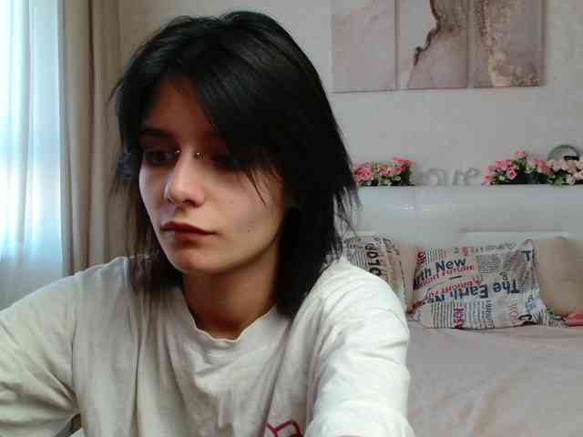 TheSluttyFox webcam