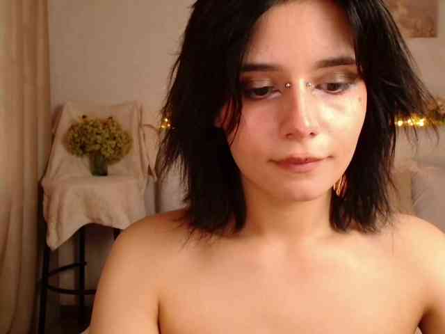 TheSluttyFox webcam
