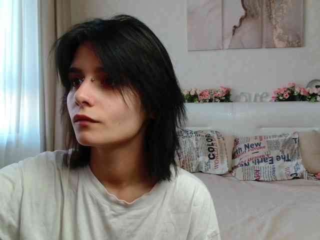 TheSluttyFox webcam