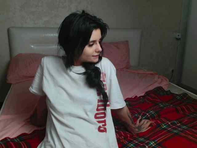 TheSluttyFox webcam