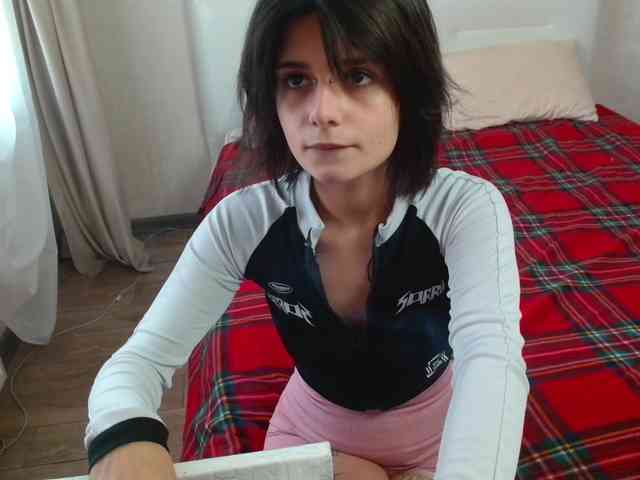TheSluttyFox webcam
