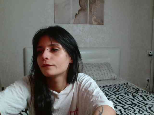 TheSluttyFox webcam