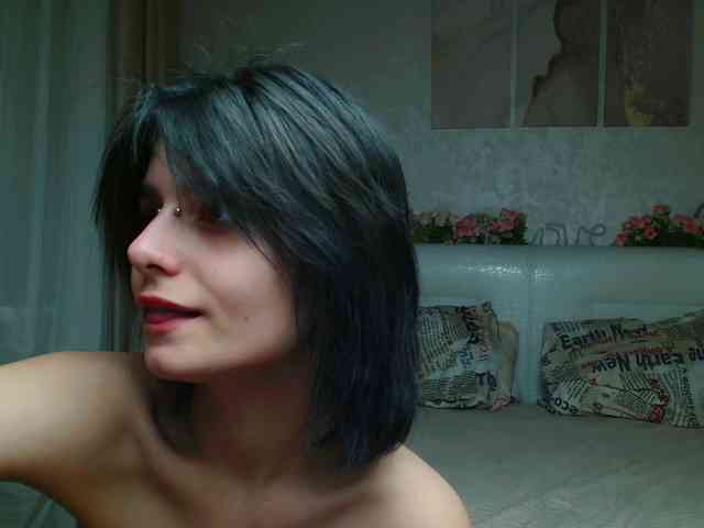TheSluttyFox webcam