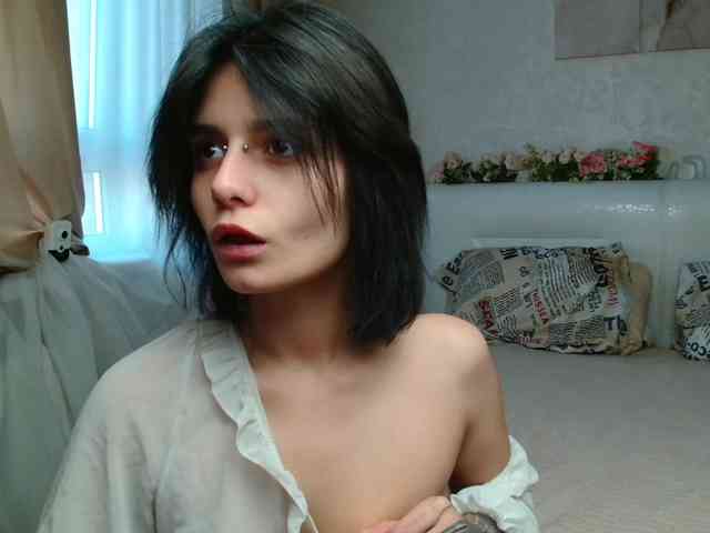 TheSluttyFox webcam