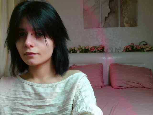 TheSluttyFox webcam