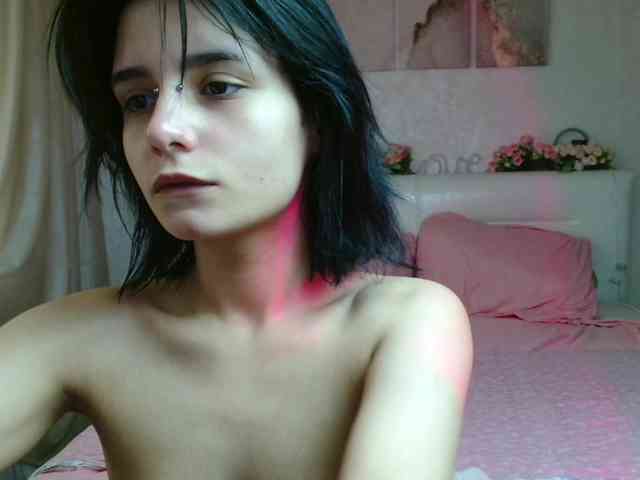 TheSluttyFox webcam