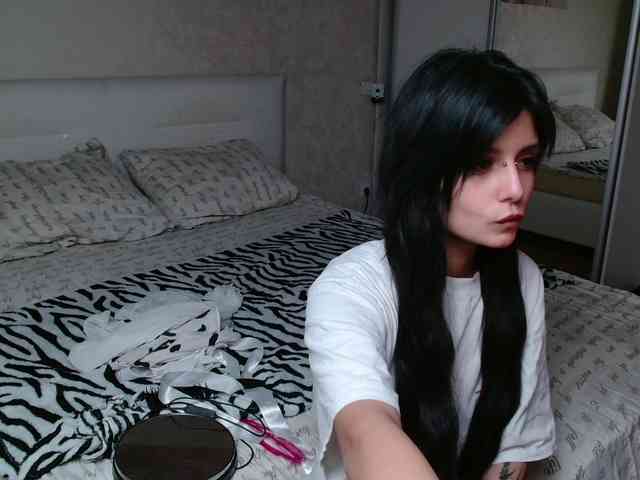 TheSluttyFox webcam