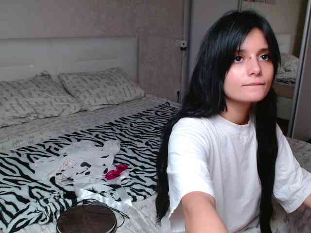 TheSluttyFox webcam