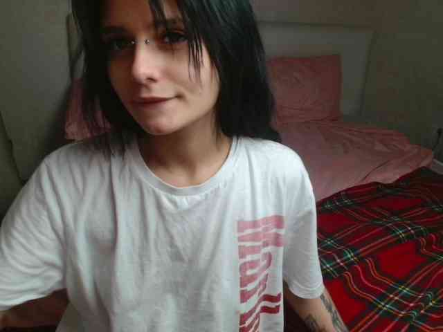TheSluttyFox webcam