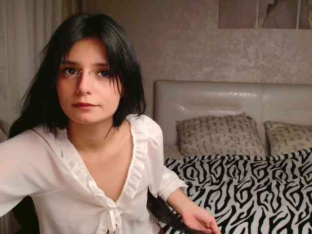 TheSluttyFox webcam