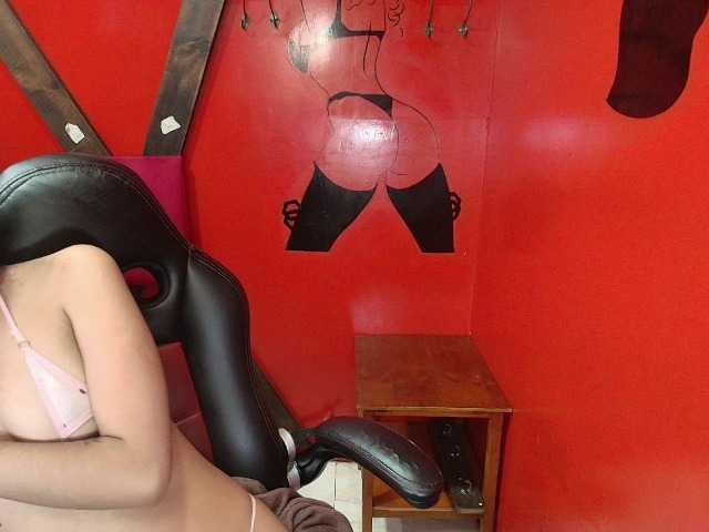 Brendalondon live cam on BongaCams
