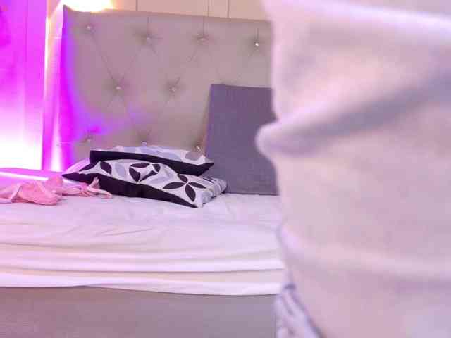 niky-and-French webcam