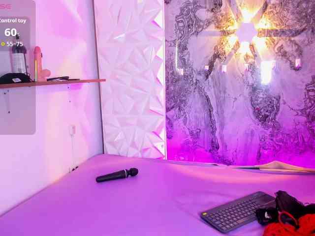 playful-violet webcam