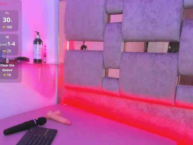 playful-violet webcam