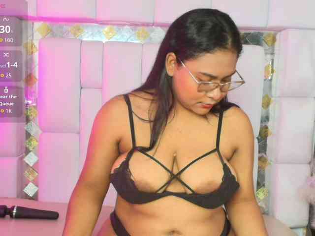 playful-violet webcam