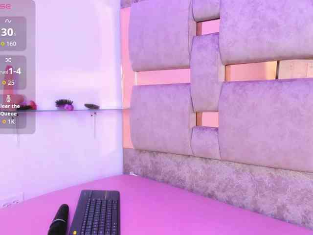 playful-violet webcam