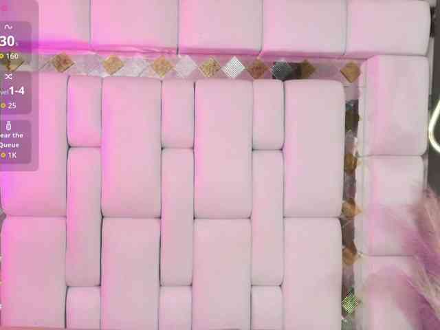 playful-violet webcam