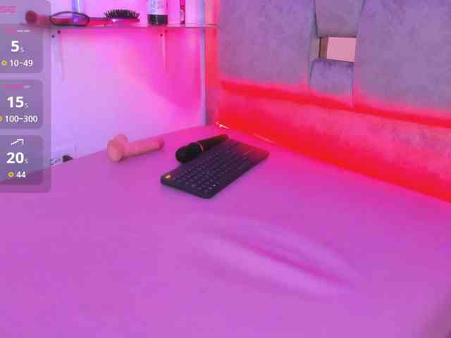 playful-violet webcam