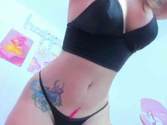 LunaGomez webcam