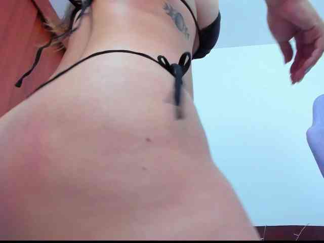 LunaGomez webcam