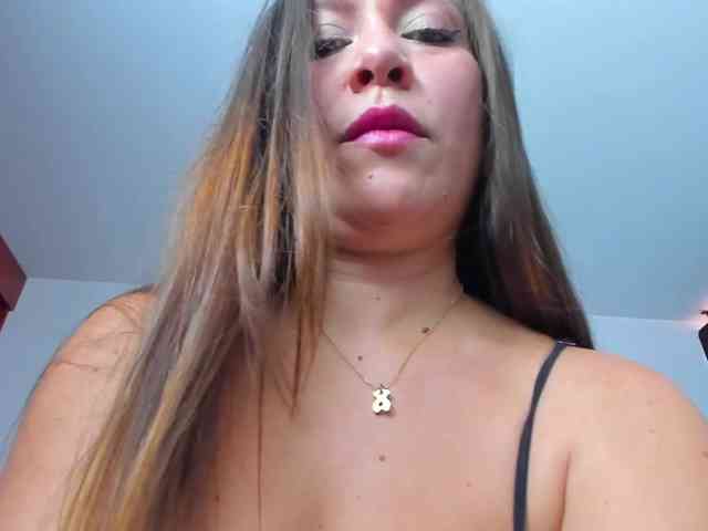 LunaGomez webcam