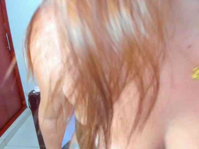 LunaGomez webcam