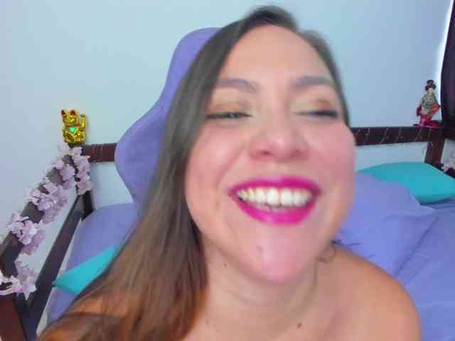 LunaGomez webcam
