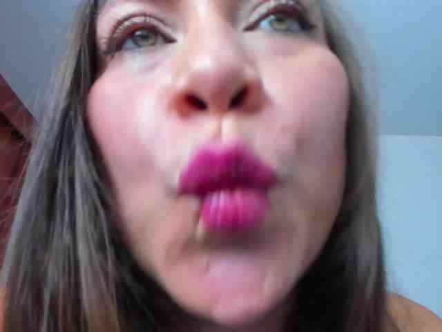 LunaGomez webcam