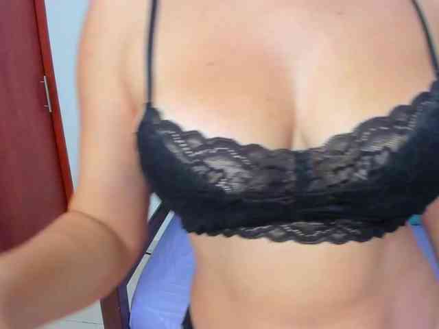 LunaGomez webcam
