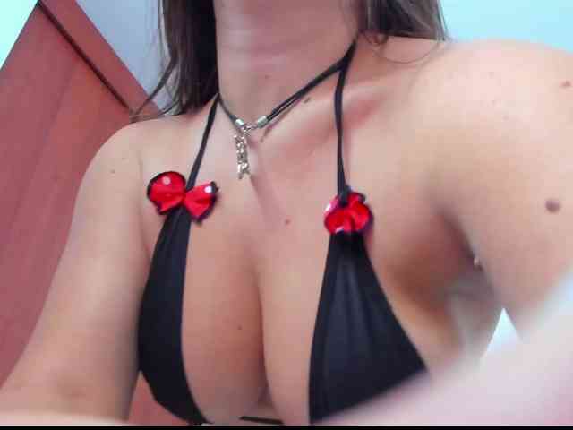 LunaGomez webcam