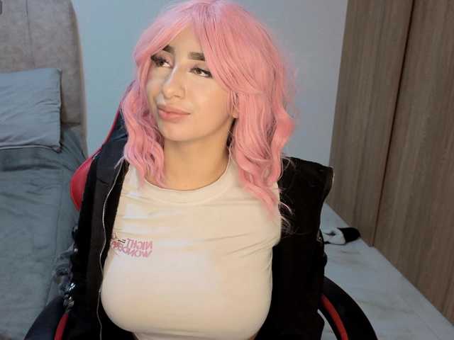 MaloryTay11 live cam on BongaCams