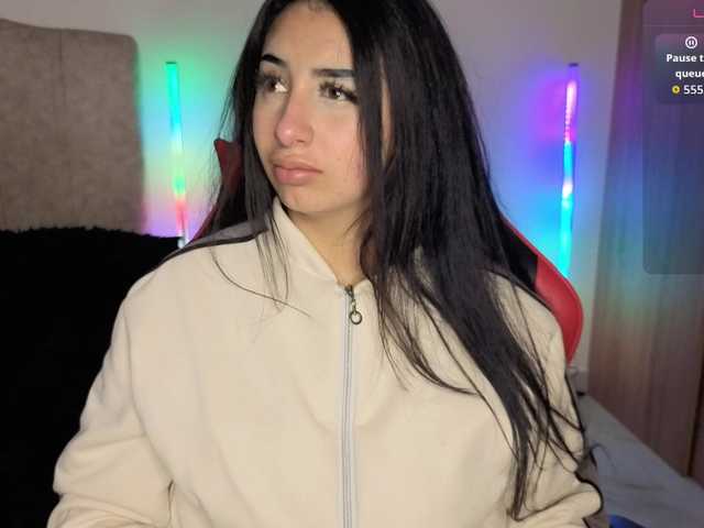 MaloryTay11 live cam on BongaCams