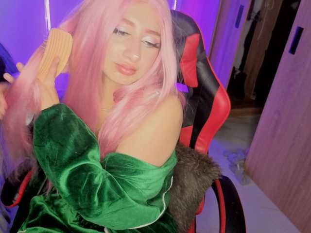 MaloryTay11 live cam on BongaCams