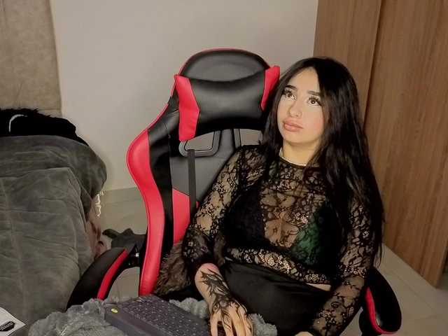 MaloryTay11 live cam on BongaCams